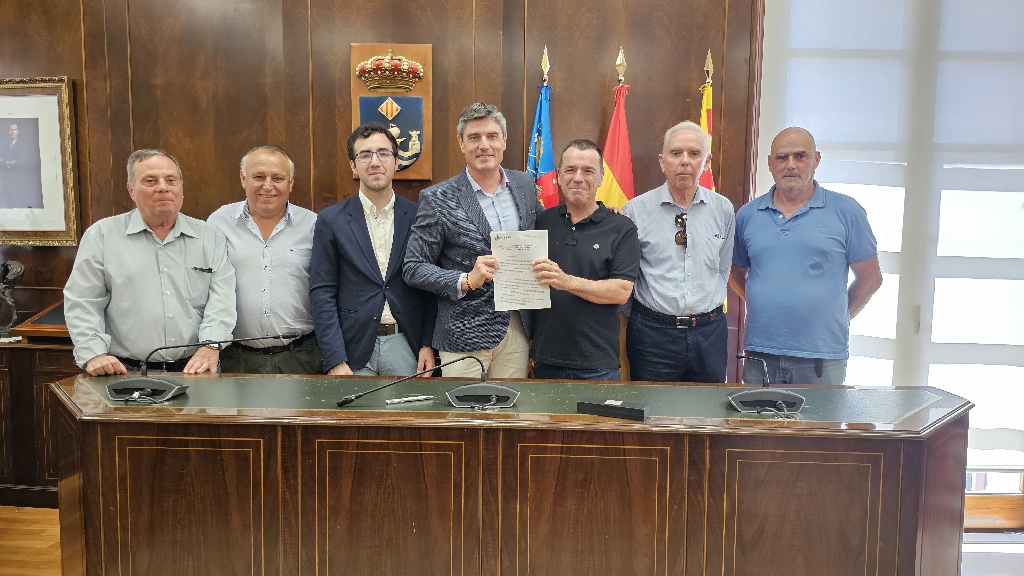 L'Ajuntament de la Vila Joiosa signa un conveni de col·laboració amb la Comunitat de Regants per promoure l'activitat agrícola del municipi