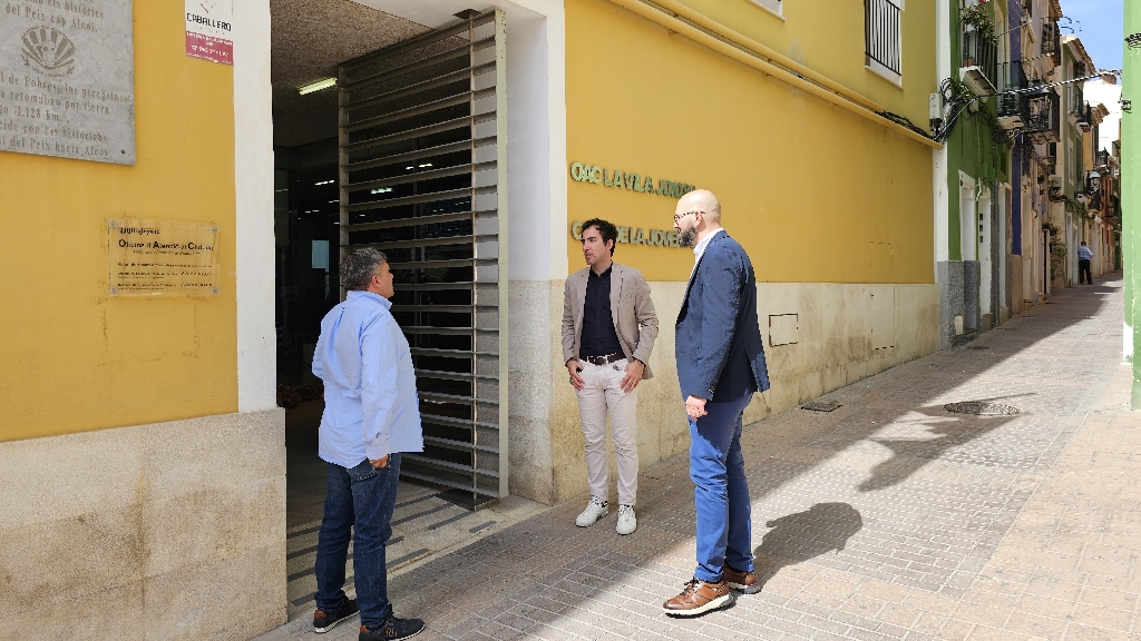 El director de l'IVAJ, Vicente Ripoll, visita la Vila Joiosa
