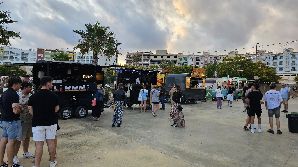 La primera edició de La Vila Street Food Market arrenca amb gran èxit de visitants a les Puntes del Moro