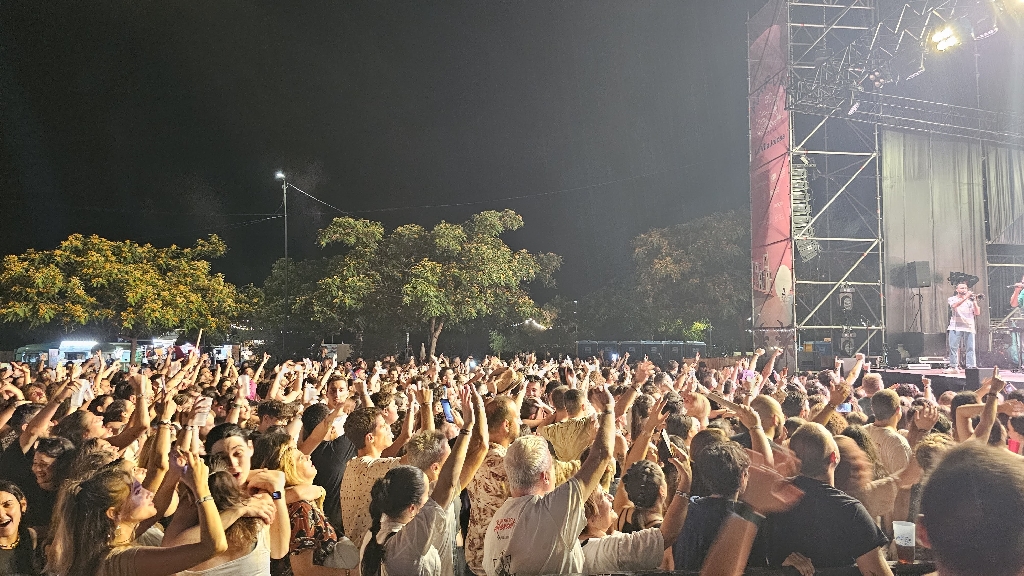 Més de 2000 persones vibren al ritme de les actuacions de la música pop rock del Maror Festival